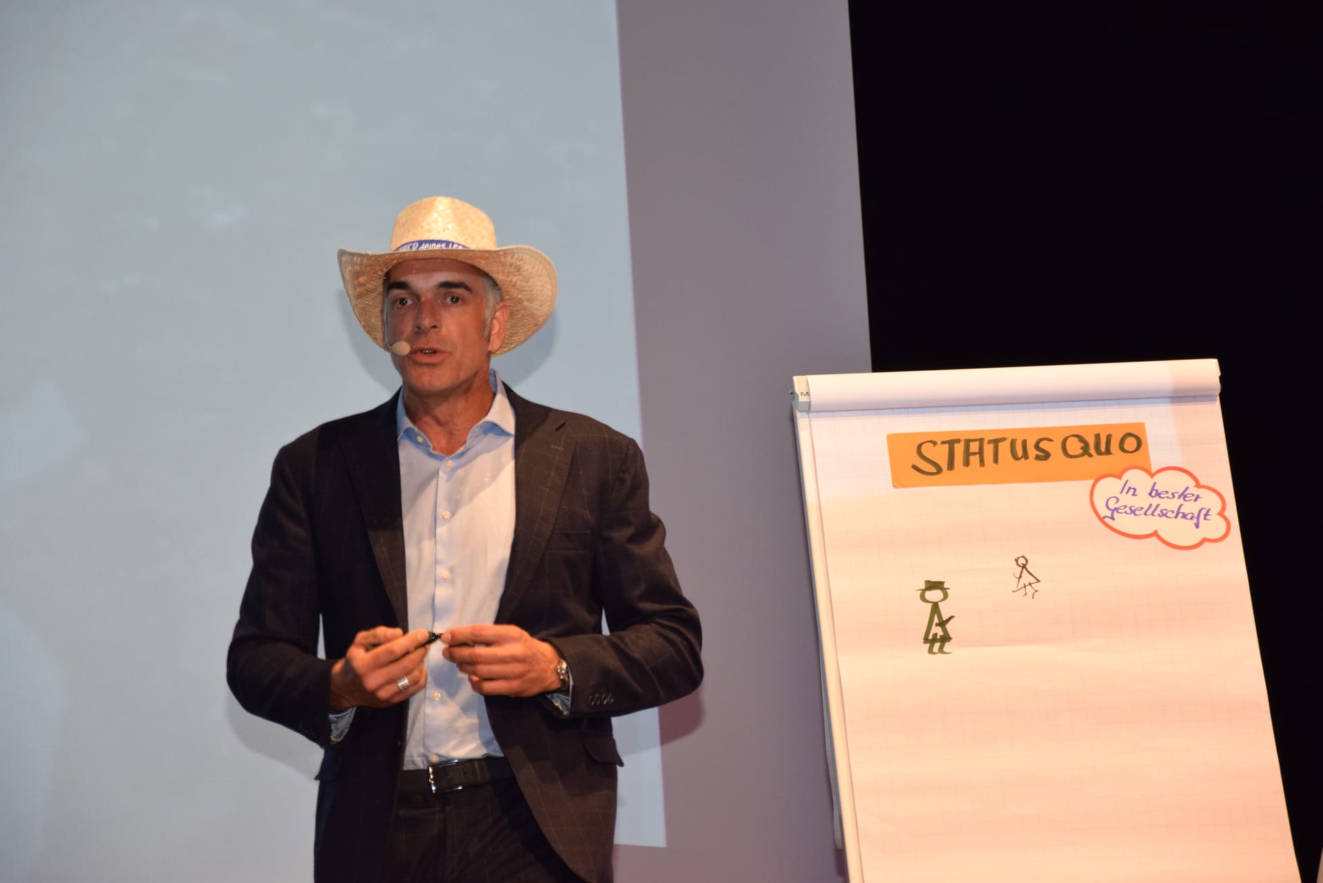 Achim Jaeger am Flipchart während eines Trainings
